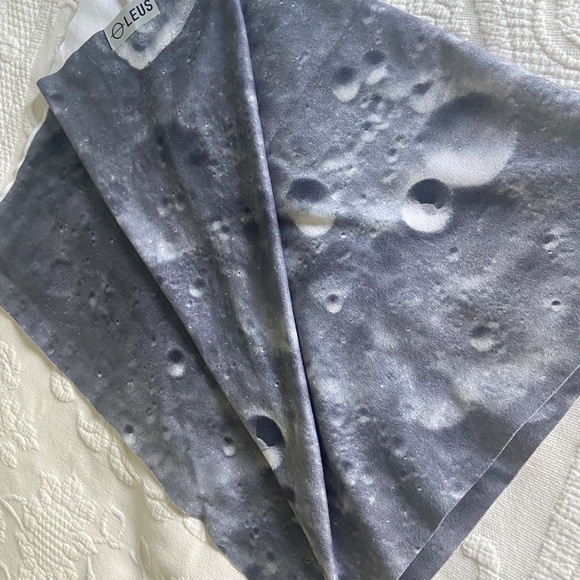 LEUS NWOT Yoga Towel - Picture 3 of 5